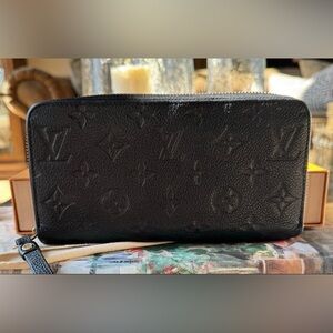 Louis Vuitton Monogran Empreinte Zippy Wallet - Black $1170 GUC with box